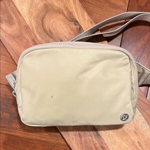 Lululemon Athletica Beige 2L Belt Bag